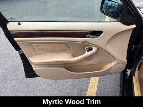 Used 2003 BMW 325i Sedan image 10