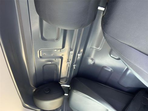 Used 2018 Mercedes-Benz Metris image 2