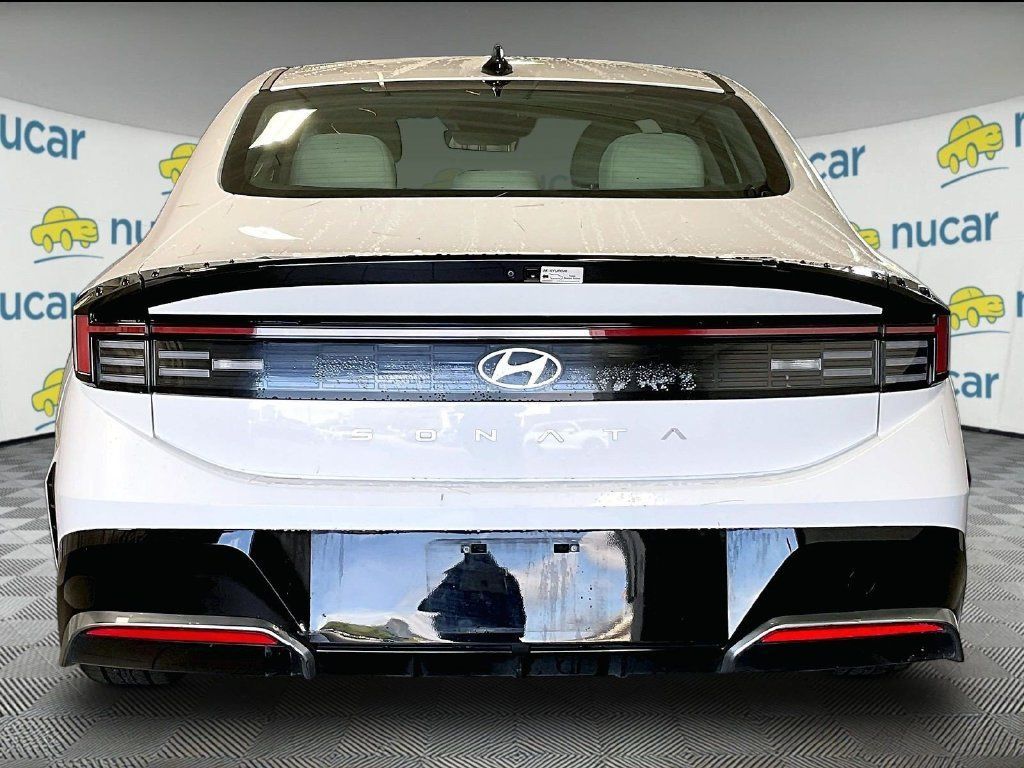 Used 2025 Hyundai Sonata SEL FWD image 5