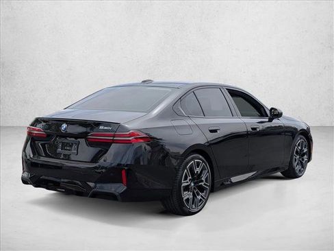 Used 2026 BMW 530i w/ M Sport Package RWD image 5