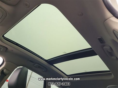 New 2026 Lincoln Corsair Premiere image 14