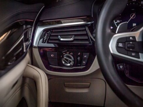 Used 2018 BMW 540i image 28