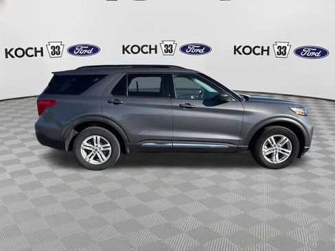 Used 2023 Ford Explorer XLT AWD/4WD image 9