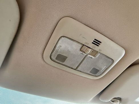 Used 2014 Toyota Corolla LE image 41