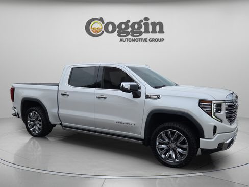 Used 2023 GMC Sierra 1500 Denali w/ Denali Reserve Package AWD/4WD image 7