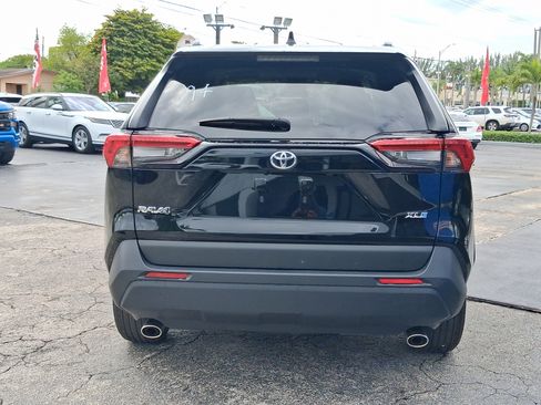 Used 2025 Toyota RAV4 XLE image 7