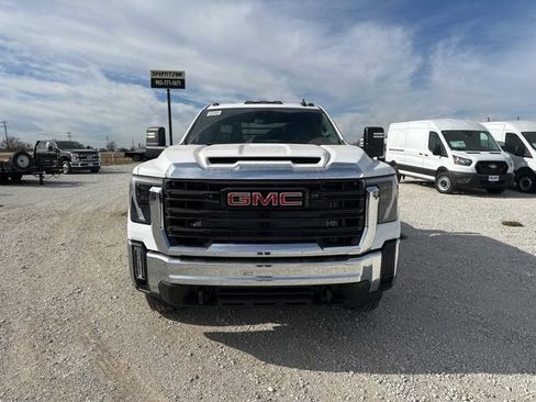 New 2026 GMC Sierra 3500 Pro image 2
