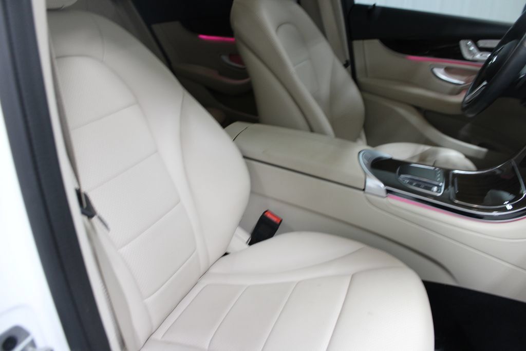Used 2022 Mercedes-Benz GLC 300 4MATIC image 18