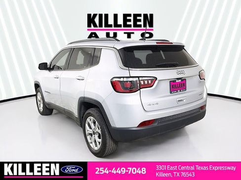 Used 2025 Jeep Compass Latitude AWD/4WD image 6