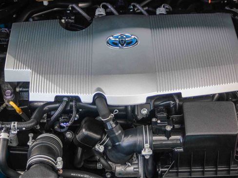 Used 2017 Toyota Prius Prime Advanced image 25