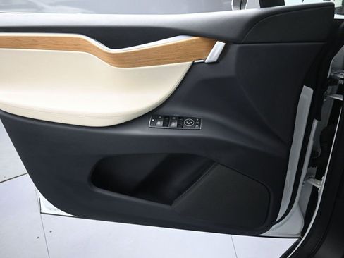 Used 2019 Tesla Model X 100D image 26