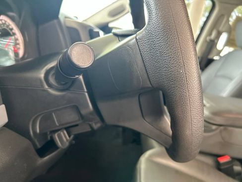 Used 2019 RAM 1500 Express RWD image 40