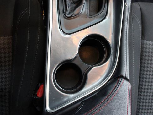 Used 2020 Dodge Challenger SXT image 27