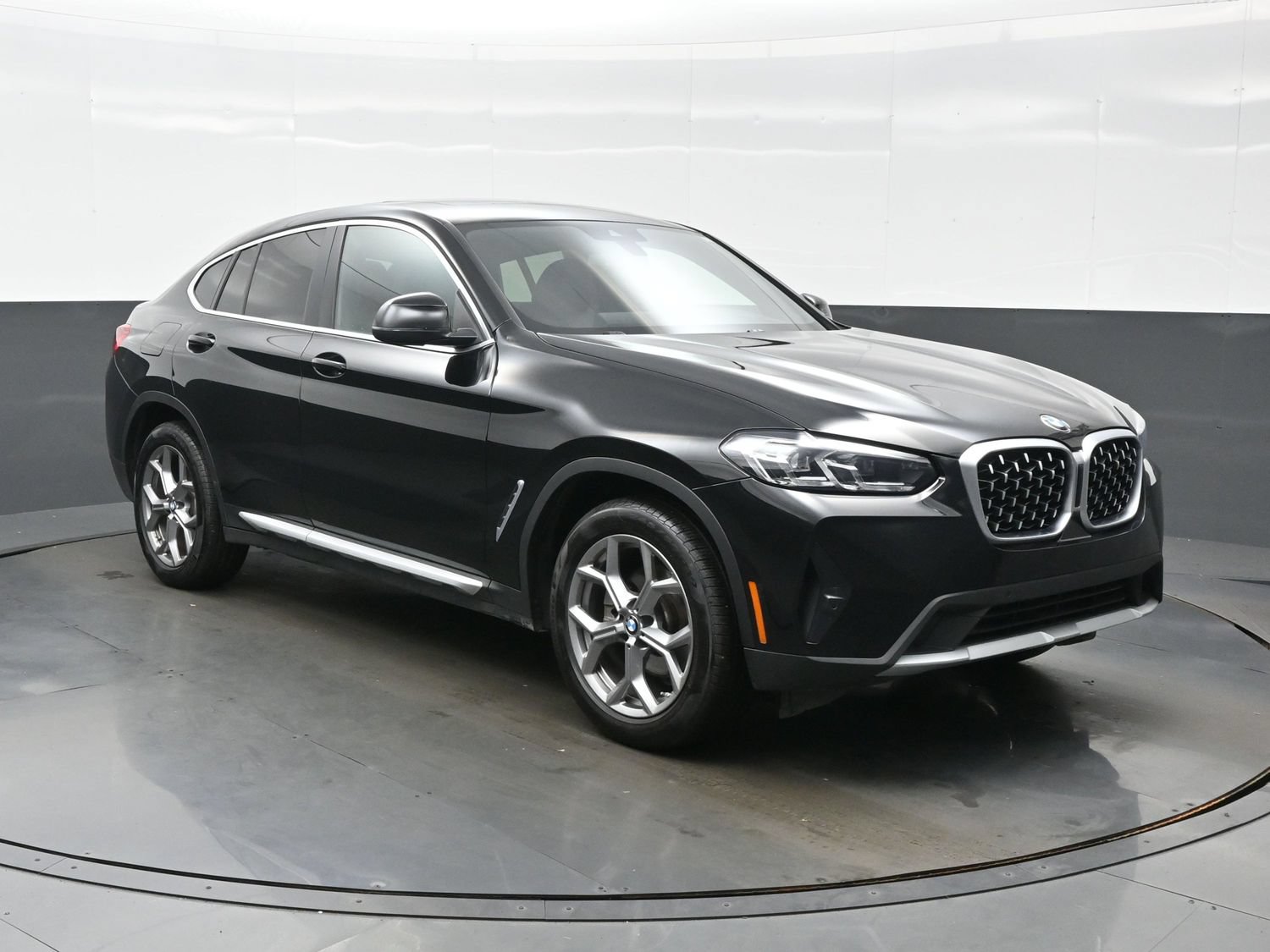 Used 2025 BMW X4 xDrive30i AWD/4WD image 8