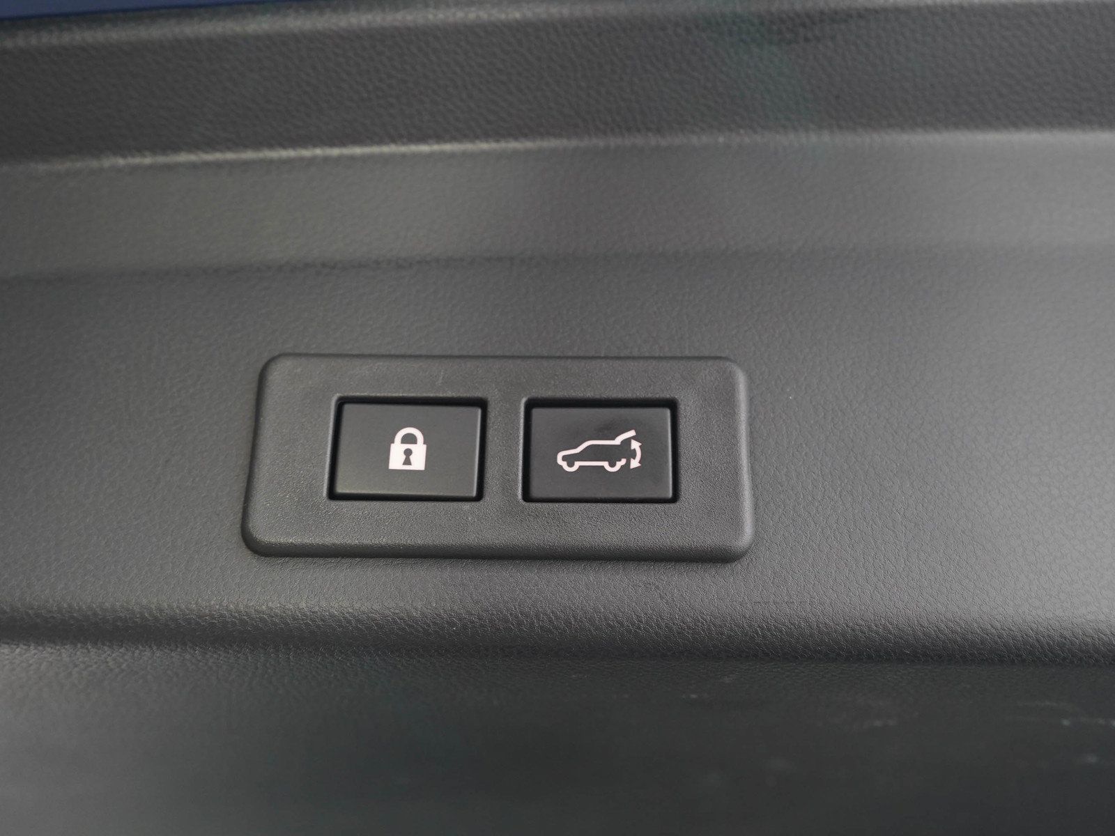 Used 2022 Subaru Ascent Limited AWD/4WD image 11