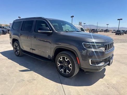 Certified 2023 Jeep Wagoneer Series III w/ Preferred Equipment Group AWD/4WD image 6