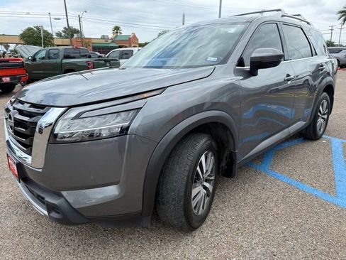 Certified 2024 Nissan Pathfinder SL image 3