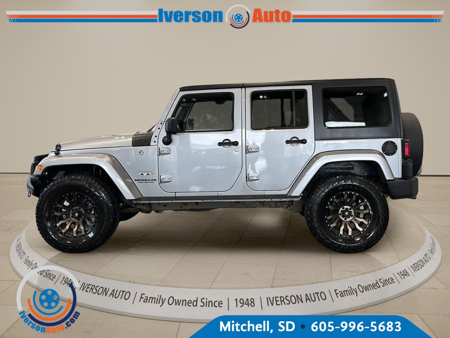 Used 2016 Jeep Wrangler Unlimited Sahara w/ Connectivity Group AWD/4WD image 4