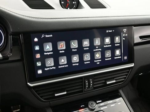 Certified 2023 Porsche Cayenne S Platinum AWD/4WD image 21