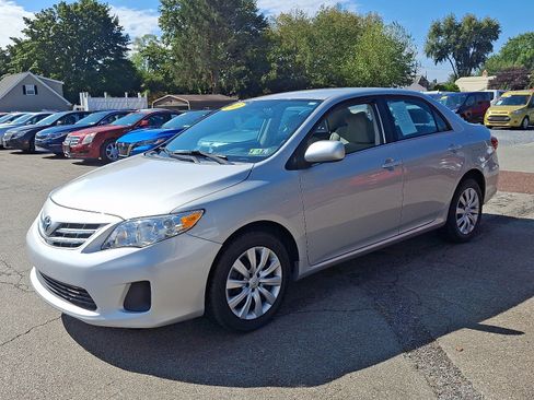 Used 2013 Toyota Corolla LE image 3