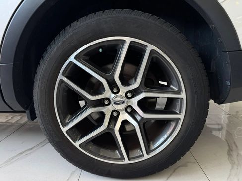 Used 2018 Ford Explorer Sport AWD/4WD image 9