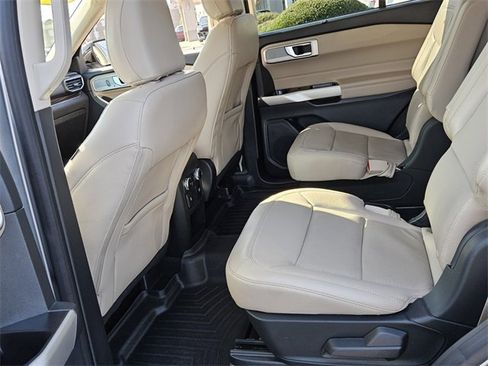 Used 2021 Ford Explorer Limited w/ Equipment Group 301A image 6
