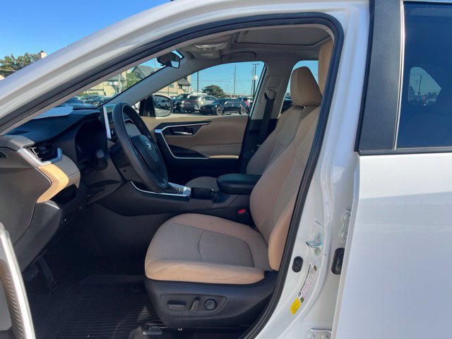Used 2023 Toyota RAV4 XLE w/ Convenience Package FWD image 11