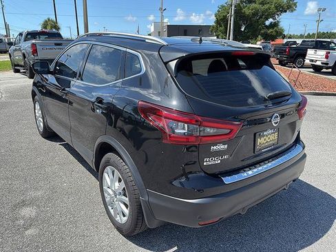 Used 2022 Nissan Rogue Sport SV w/ Technology Package FWD image 6