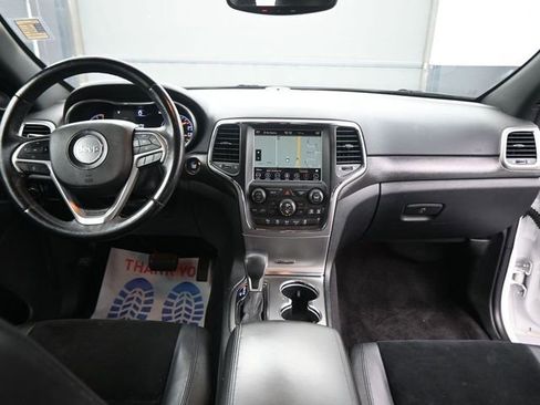 Used 2018 Jeep Grand Cherokee Altitude image 20