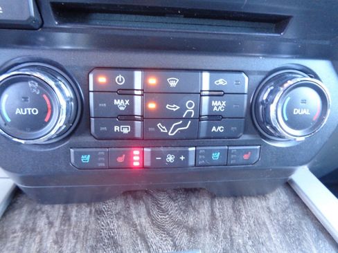 Used 2017 Ford F250 Lariat w/ Lariat Value Package image 63