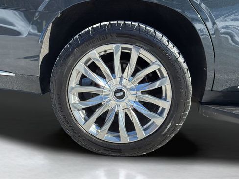 Used 2022 Cadillac Escalade Premium Luxury w/ Performance Package image 20