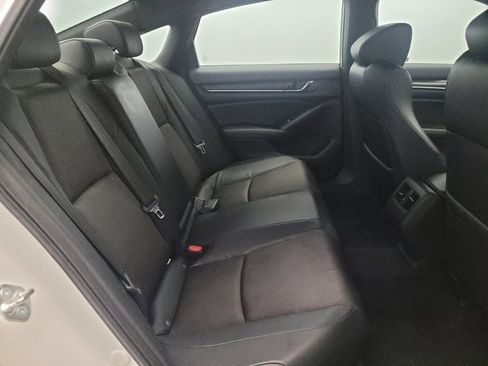 Used 2018 Honda Accord Sport image 19