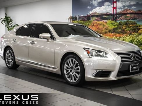 Used 2017 Lexus LS 460 w/ Comfort Package RWD image 1