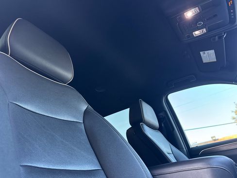 Used 2022 Chevrolet Suburban Premier image 18