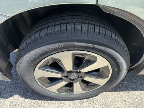 Used 2018 Subaru Forester 2.5i Premium w/ All-Weather Package AWD/4WD image 20
