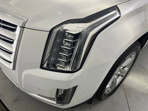 Used 2017 Cadillac Escalade Platinum image 39