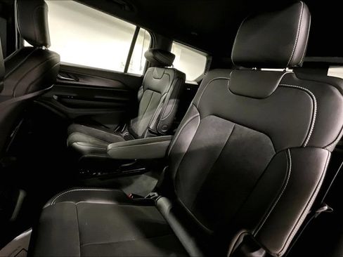 Used 2025 Jeep Grand Cherokee L Altitude AWD/4WD image 33