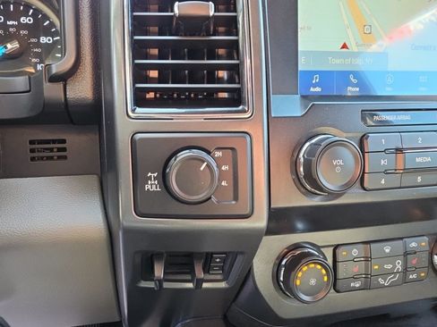 Used 2021 Ford F250 XLT w/ XLT Premium Package AWD/4WD image 23