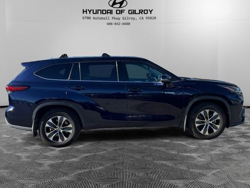 Used 2021 Toyota Highlander XLE image 4