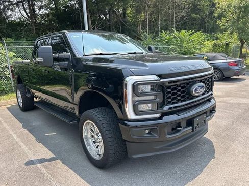 Used 2024 Ford F250 XLT w/ XLT Premium Package AWD/4WD image 3