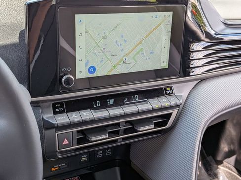 Used 2025 Toyota Camry SE image 16