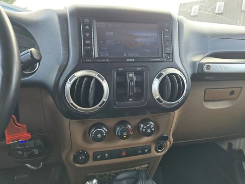 Used 2012 Jeep Wrangler Unlimited Sahara w/ Connectivity Group image 21