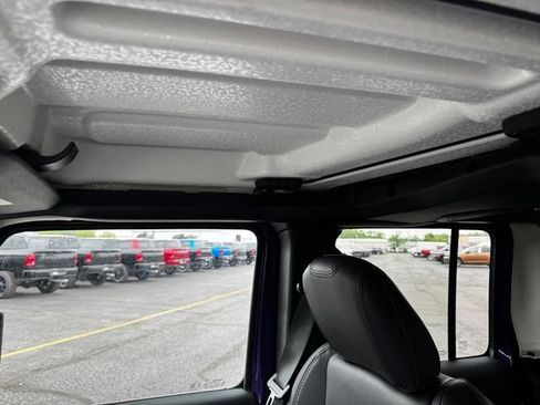 New 2026 Jeep Gladiator Sport AWD/4WD image 39