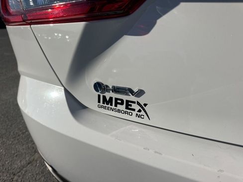 Used 2025 Toyota Camry LE image 27