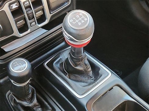 Used 2018 Jeep Wrangler Unlimited Sport S image 11