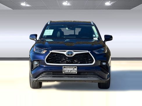 Used 2024 Toyota Highlander XLE image 5