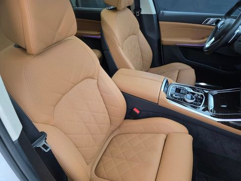 Used 2025 BMW X7 xDrive40i w/ Premium Package AWD/4WD image 29