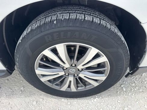 Used 2020 Nissan Pathfinder SL AWD/4WD image 26