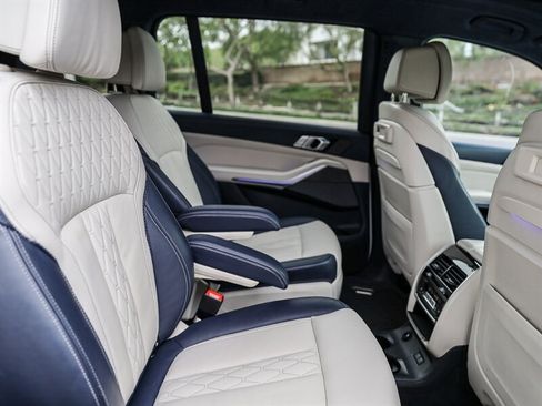 Used 2021 BMW X7 M50i AWD/4WD image 22