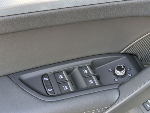 Used 2025 Audi Q5 2.0T Premium Plus image 11